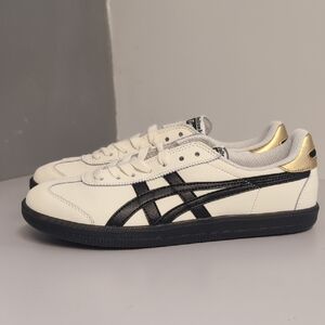 Onitsuka Tiger Totuken Cream and Black Sneakers